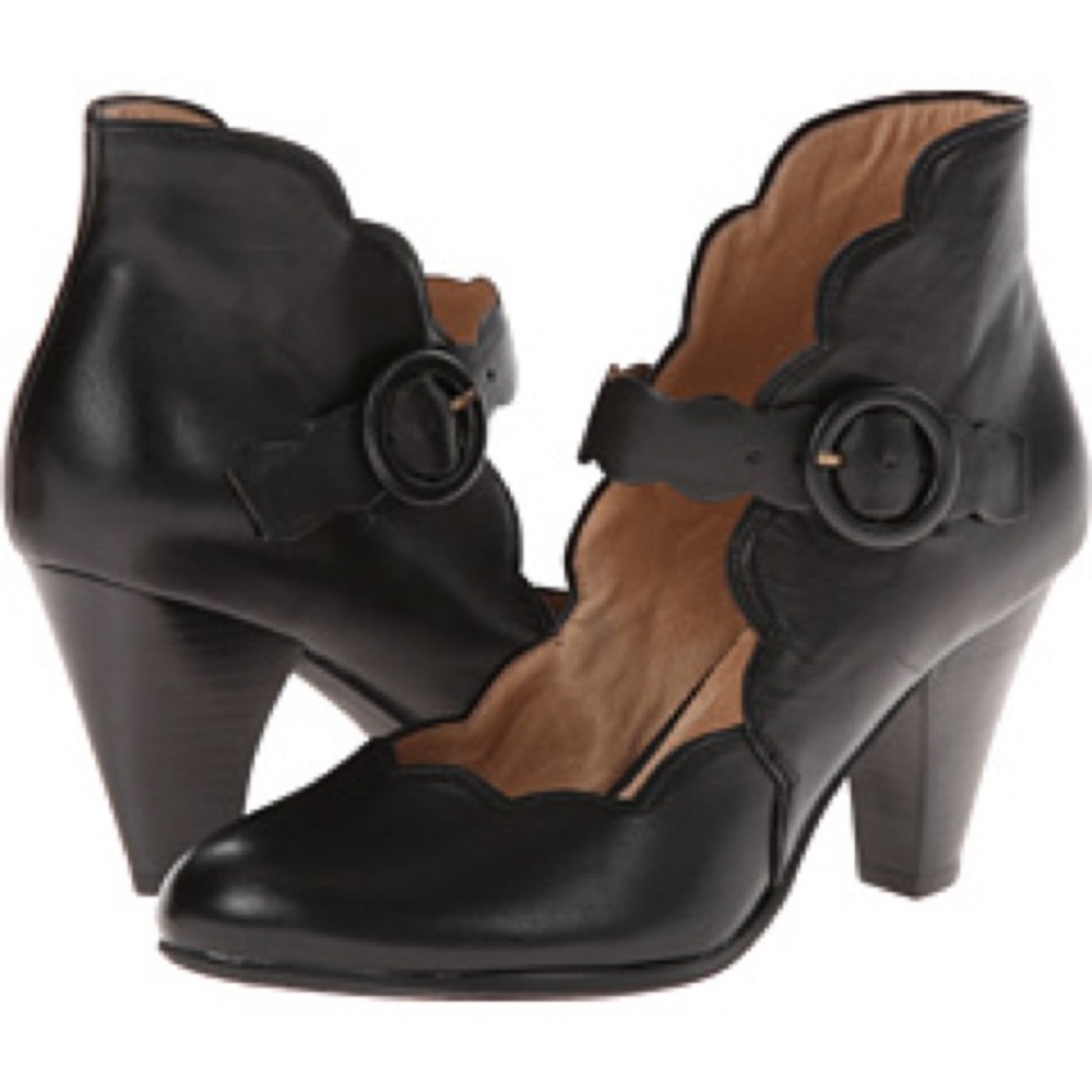 Miz Mooz Carissa Scalloped Mary Jane  Pump